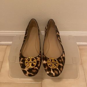 Tory Burch calf-hair leopard print flats. Size 7
